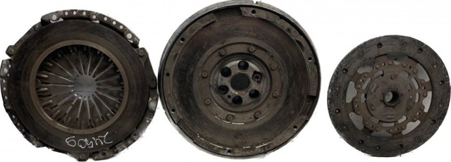 Зчеплення в зборі Y60116490A MAZDA