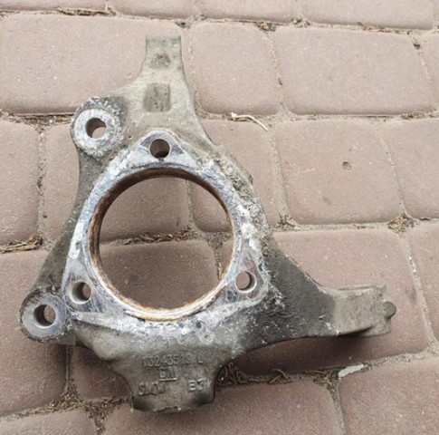 Цапфа передня ліва 13243519 GM