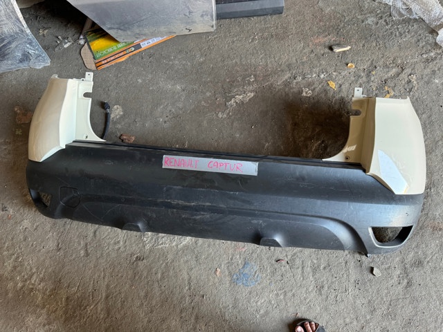 Ікло заднього бампера ліве 850173592R RENAULT