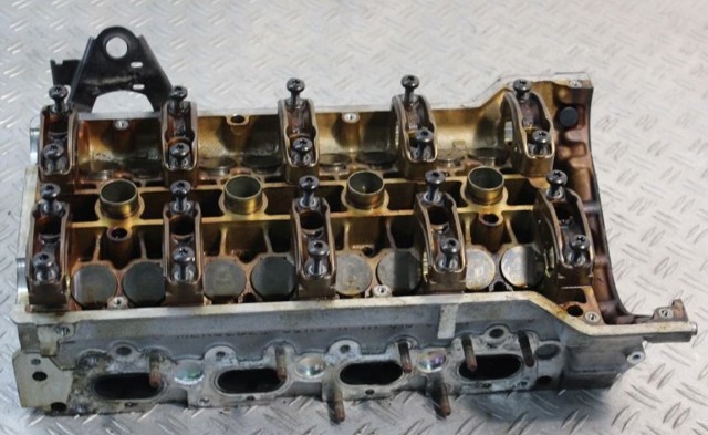 Головка циліндрів A1110163301 MERCEDES