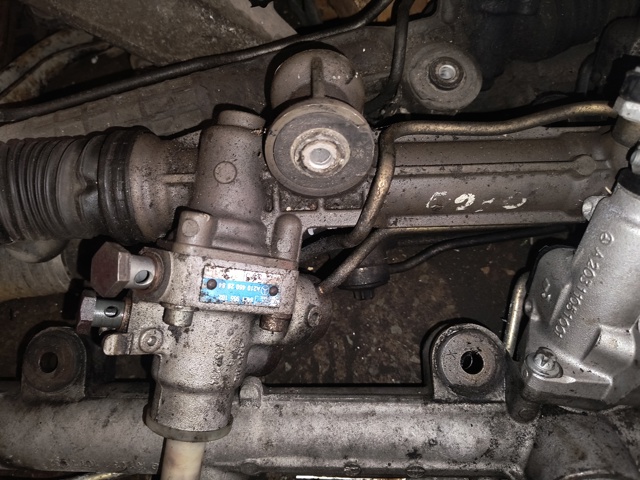 Рульова рейка A2104602400 MERCEDES