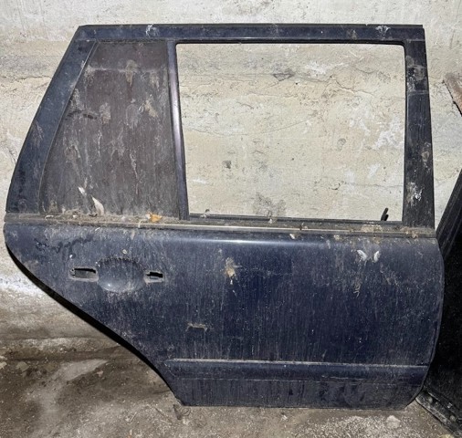 Двері задні в зборі A2107300605 MERCEDES