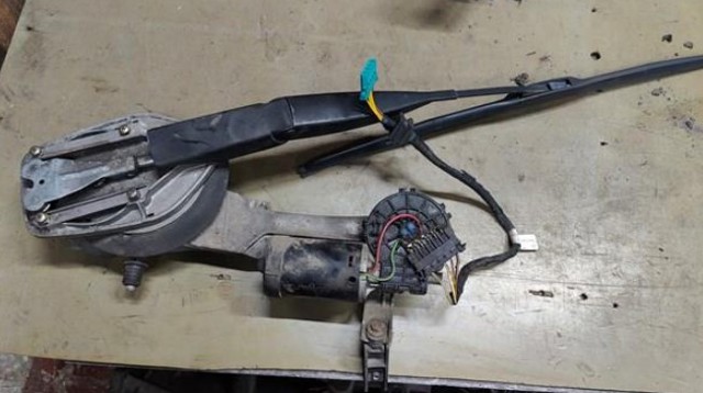 Повідок склоочисника A2108200144 MERCEDES