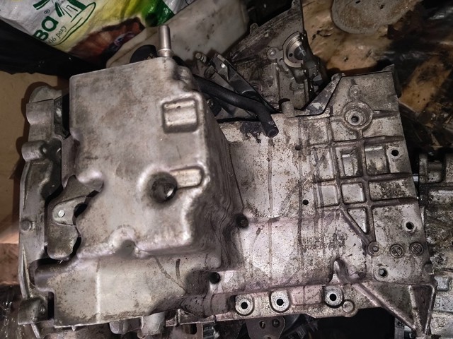 Піддон масляний картера двигуна LR013528 LAND ROVER