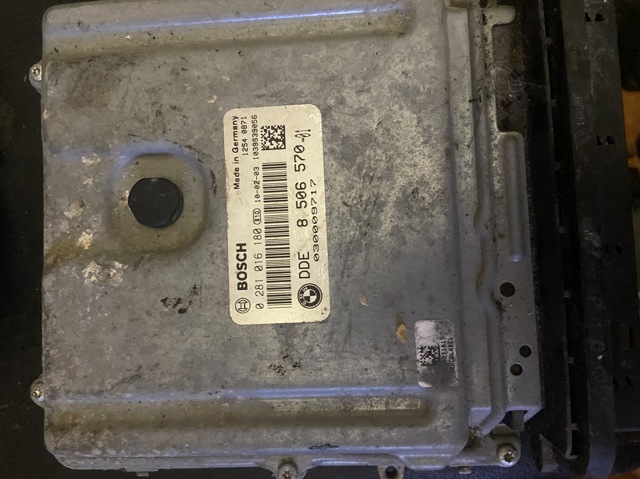 Блок двигуна 13618506570 BMW