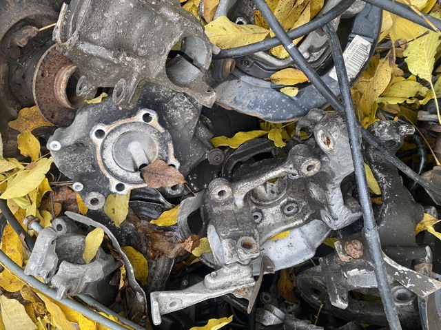 Цапфа поворотного кулака 31216753462 BMW