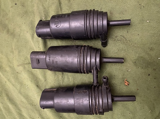 Помпа омивача 67128360244 BMW