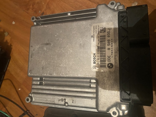 Комп'ютер двигуна 8509035 BMW