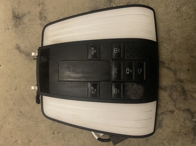 Плафони внутрішнього освітлення A2129067902 MERCEDES