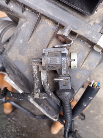 Клапан соленоїд регулювання заслонки EGR 1J0906283A VAG
