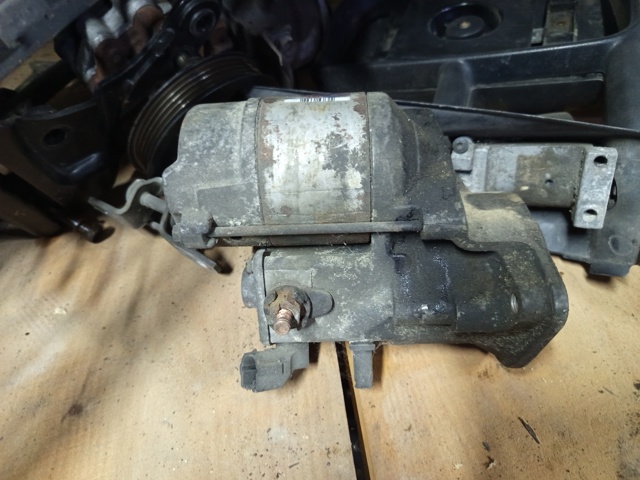 Стартер автомобільний Toyota Avensis Verso