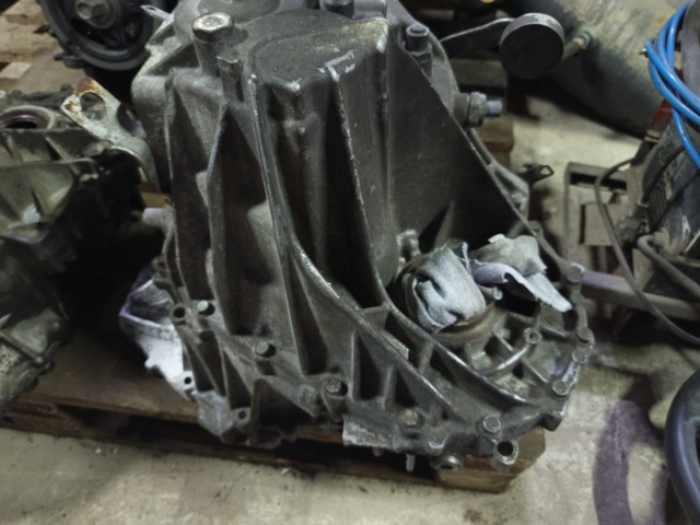 Корпус коробки передач 3311105041 TOYOTA