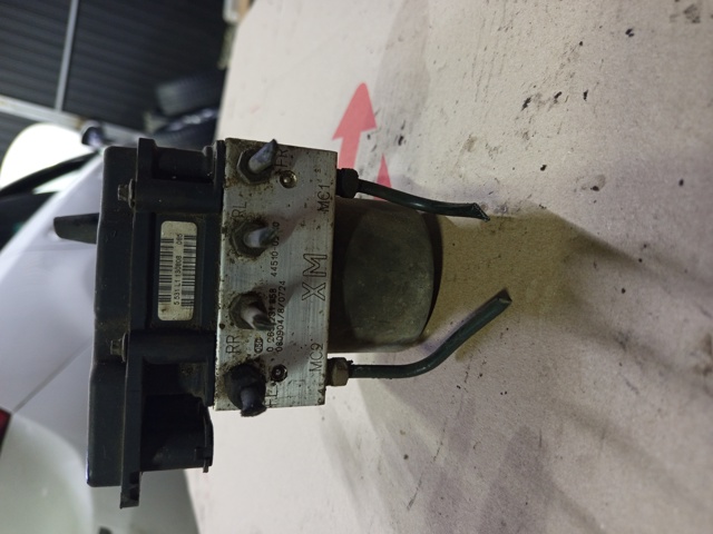 Блок керування АБС (ABS) 4451002110 TOYOTA