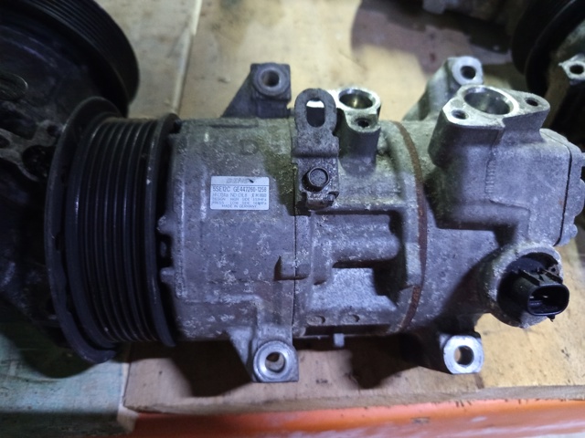 Компресор системи кондиціювання 4472601258 TOYOTA