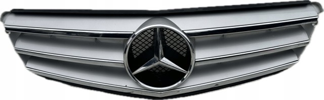 Захисна решітка радіатора Mercedes C