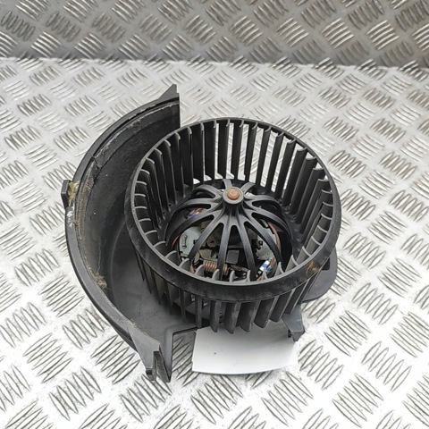 Моторчик пічки 2H2820021A VAG