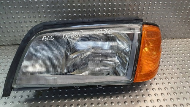 Фари Mercedes C