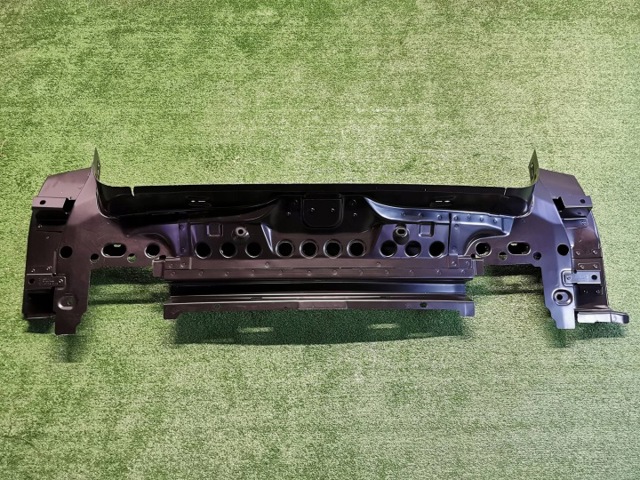 Підсилювач задньої панелі кузова 4M8813253C VAG
