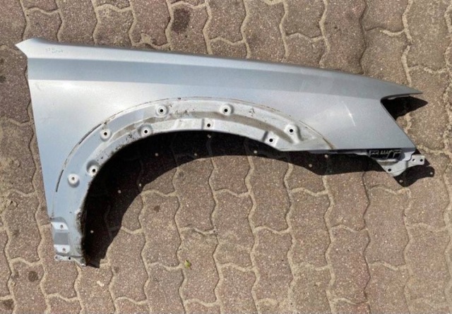 Переднє праве крило 57110AG0209P SUBARU