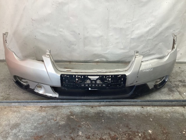 Бампер на авто 57704AG230 SUBARU