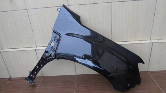 Переднє праве крило 631006076R RENAULT
