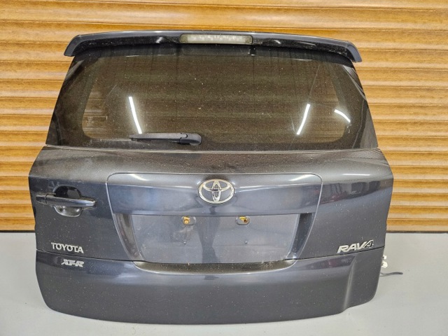 Двері багажника 6700542370 TOYOTA