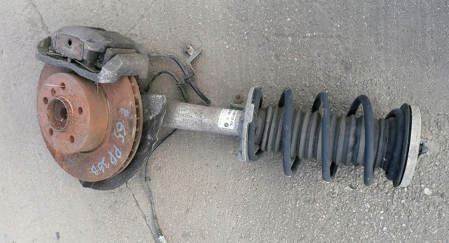 Стійка передня права 6758882 BMW
