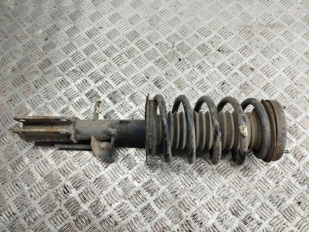 Стійка передня права 6764600 BMW