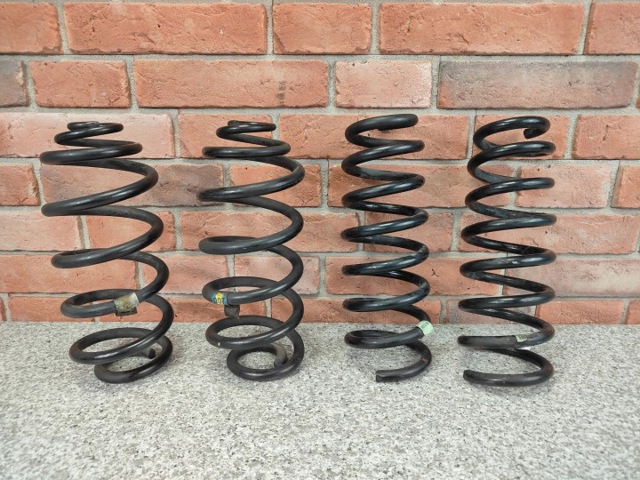 Пружина передньої підвіски 6852109 BMW