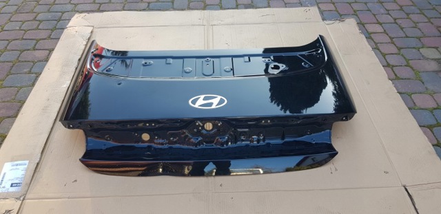 Двері багажника 69200KL010 HYUNDAI