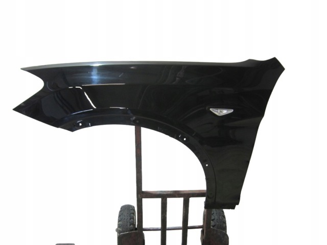 Переднє ліве крило 7267323 BMW