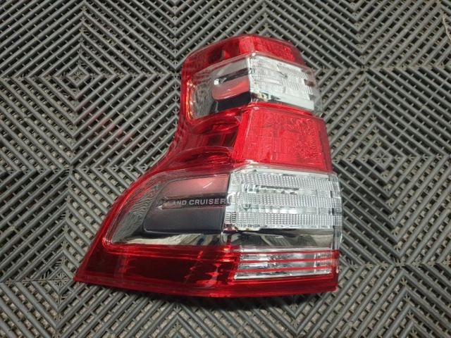 Ліхтар задній лівий 8156160B30 TOYOTA