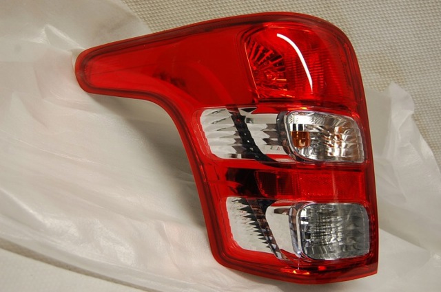 Задня ліва фара Mitsubishi L 200 5