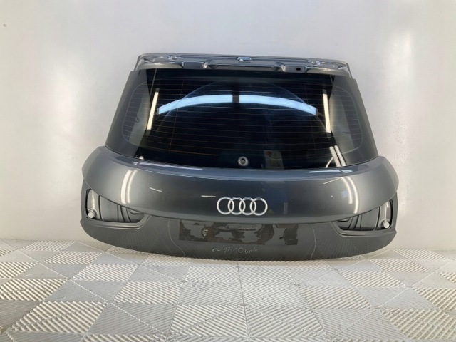 Задні двері багажника 8X4827023B VAG