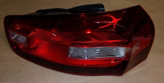 Задній правий стоп 9676120680 PEUGEOT