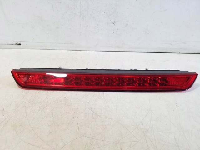 Задні стопи Peugeot 5008 2