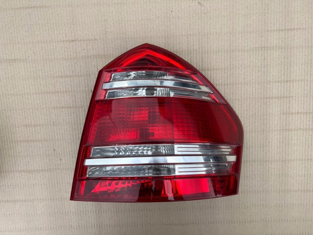 Задні ліхтарі Mercedes GL