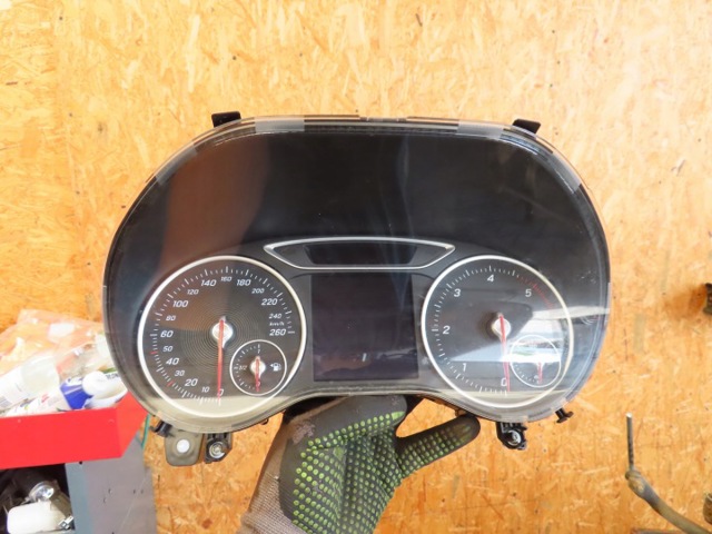 щиток приладу A2469007313 MERCEDES