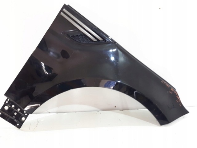 Переднє праве крило DK6216015 LAND ROVER
