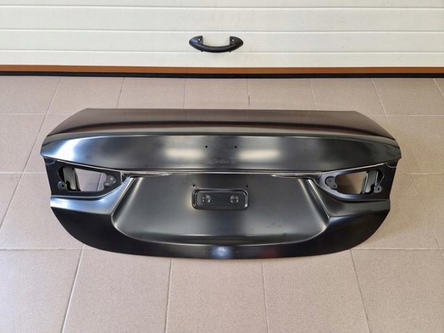 Кришка багажника кузова GJY15261X MAZDA
