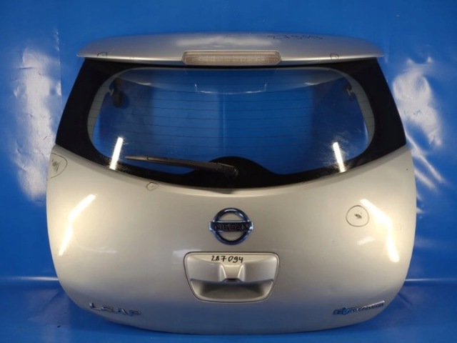Задні двері багажника K010M3NAMB NISSAN