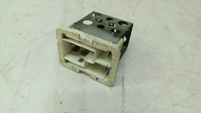 Регулятор оборотів пічки 52475432 GM