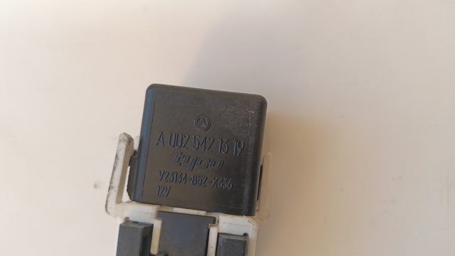 Реле електричне багатофункціональне A0025421319 MERCEDES