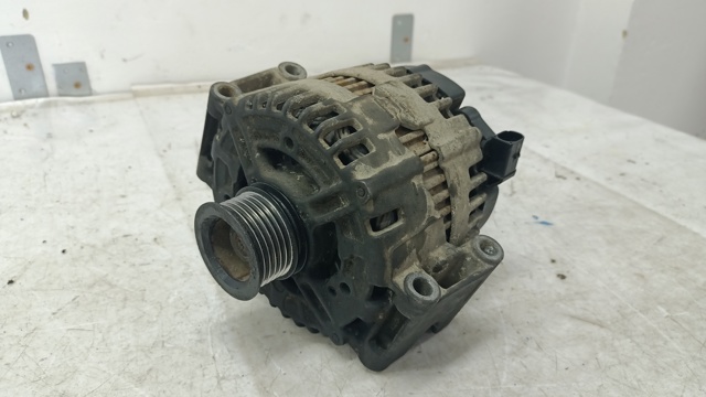 Авто генератор A0131545602 MERCEDES