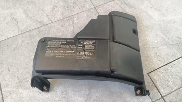 Кришка блока запобіжників A1635400382 MERCEDES