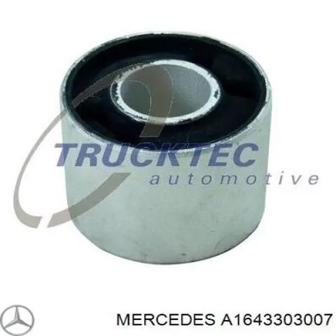 Правий важіль передній нижній підвіски A1643303007 MERCEDES