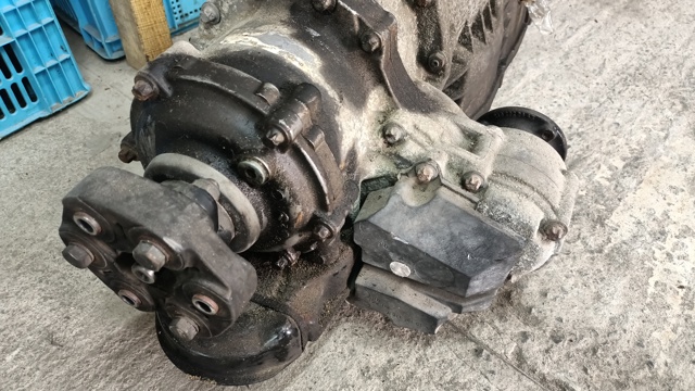 Міжосьовий диференціал A2032800600 MERCEDES
