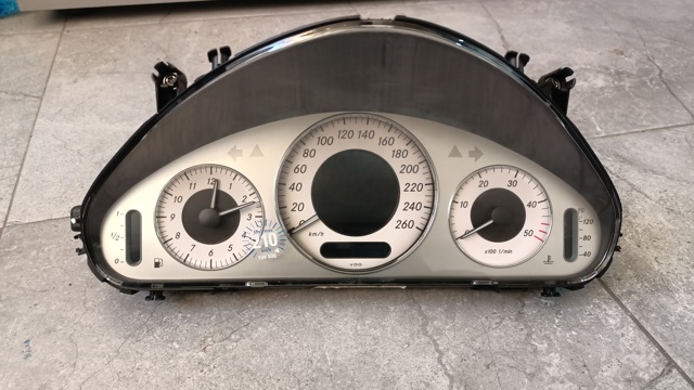 Щиток приладів додатковий A2115400547 MERCEDES