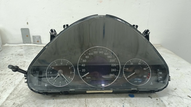 Приладова дошка-щиток приладів A2115403447 MERCEDES