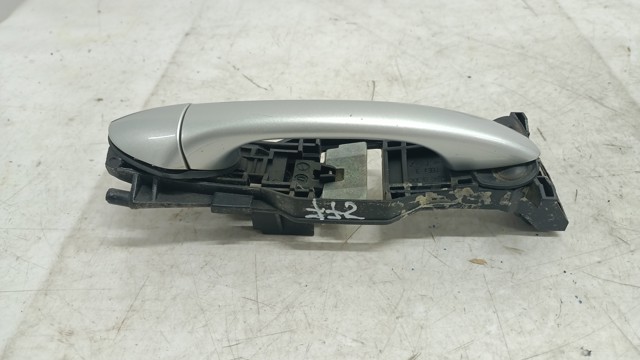 Ручка передніх дверей зовнішня, права A2117600870 MERCEDES